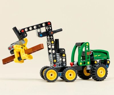 Конструктор колесен комбайн John Deere 1470h LEGO Technic 42218 