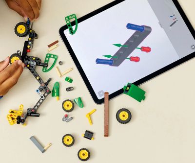 Конструктор колесен комбайн John Deere 1470h LEGO Technic 42218 