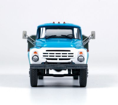 Съветски камион ZIL-130 1:35 ZVEZDA ZVE3712