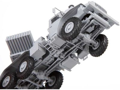 Руска самоходна реактивна система за залпов огън Grad BM-21 ZVEZDA ZVE5051