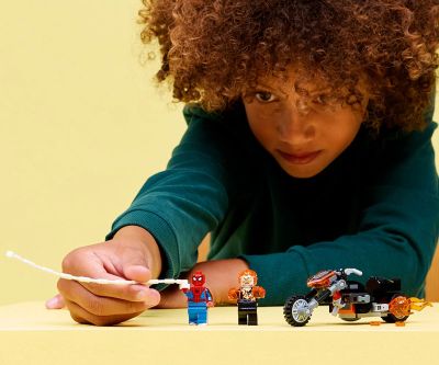 Конструктор Спайдърмен срещу Призрачен ездач с мотоциклет LEGO Marvel Super Heroes 76335 