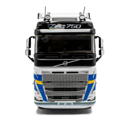 Метален камион влекач Volvo Trucks FH16 Globetrotter XL Solido 1:24