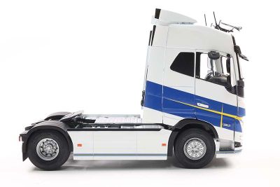 Метален камион влекач Volvo Trucks FH16 Globetrotter XL Solido 1:24