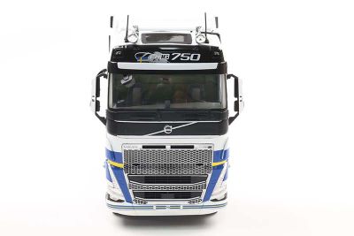 Метален камион влекач Volvo Trucks FH16 Globetrotter XL Solido 1:24