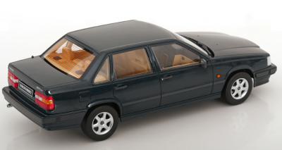 Метален автомобил Volvo 850 1:18 Triple9 Collection 91800521