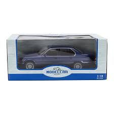 Метална кола BMW Alpina B11 1:18 Model Car Group 18232