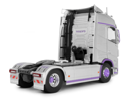 Метален камион влекач Volvo Trucks FH Globetrotter XL Solido 1:24