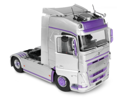 Метален камион влекач Volvo Trucks FH Globetrotter XL Solido 1:24