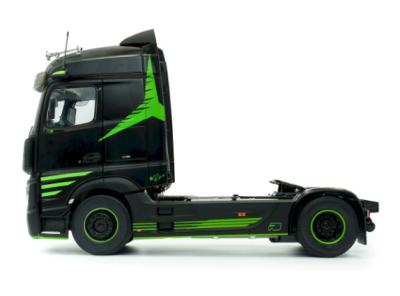 Метален камион влекач Mercedes-Benz Actros R5 Italian Collection SOLIDO 1:24