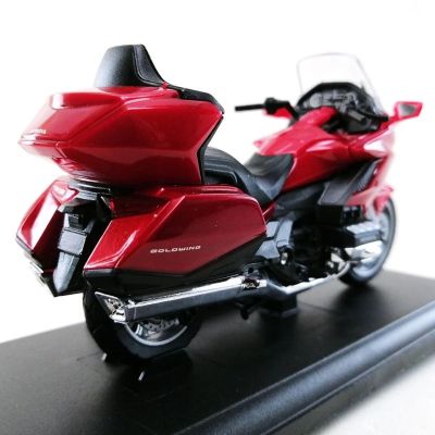Колекционерски мотор Honda Gold Wing Welly 1:18