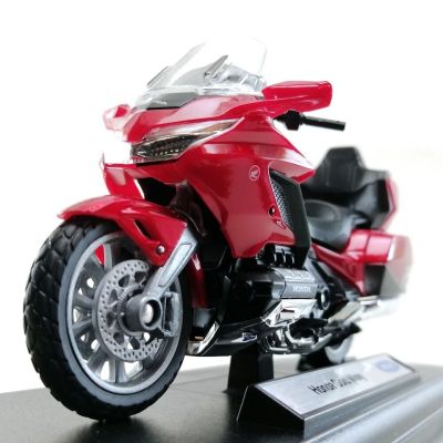 Колекционерски мотор Honda Gold Wing Welly 1:18