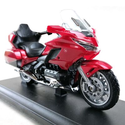 Колекционерски мотор Honda Gold Wing Welly 1:18