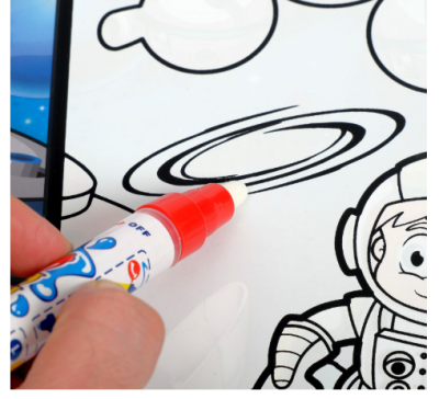 Детска книжка за оцветяване с водна писалка космос