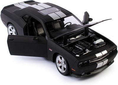 Метална кола Dodge Challenger SRT Welly 1/24  