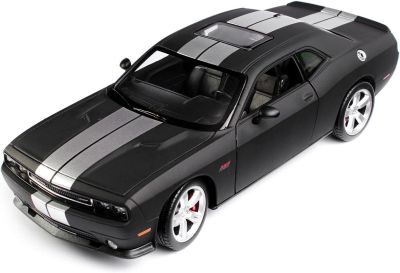 Метална кола Dodge Challenger SRT Welly 1/24  