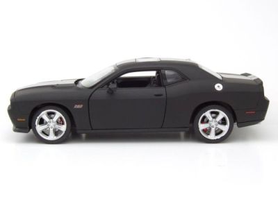 Метална кола Dodge Challenger SRT Welly 1/24  