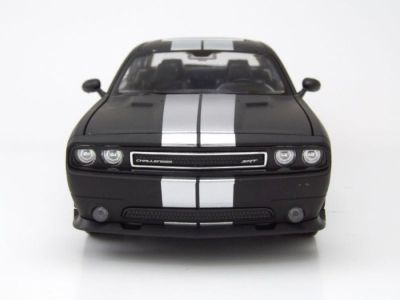 Метална кола Dodge Challenger SRT Welly 1/24  