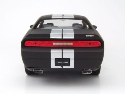 Метална кола Dodge Challenger SRT Welly 1/24  
