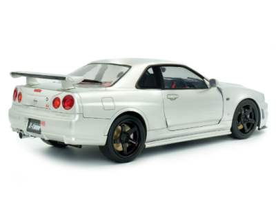 Метален автомобил Nissan Skyline GT-R Z Tune 1:18 Solido 1804312