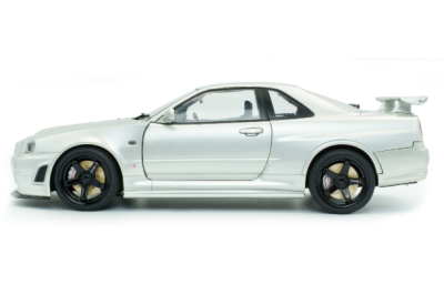 Метален автомобил Nissan Skyline GT-R Z Tune 1:18 Solido 1804312