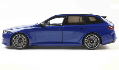 Метален автомобил BMW M5 Touring 1:18 Solido 1814801