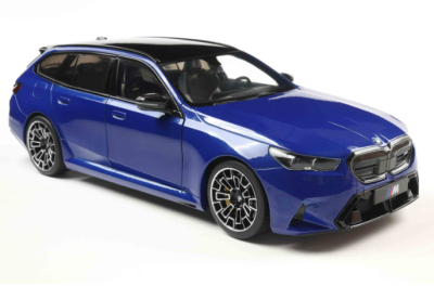 Метален автомобил BMW M5 Touring 1:18 Solido 1814801