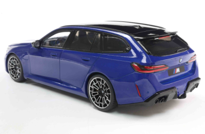 Метален автомобил BMW M5 Touring 1:18 Solido 1814801