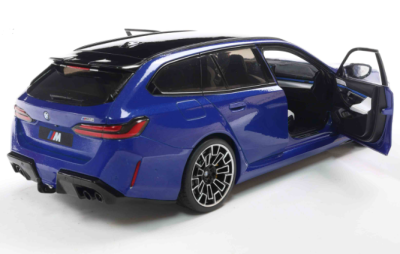 Метален автомобил BMW M5 Touring 1:18 Solido 1814801