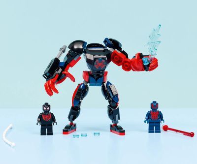 Конструктор Майлс Моралес с робот срещу Спайдърмен 2099 LEGO Marvel Super Heroes 76337 