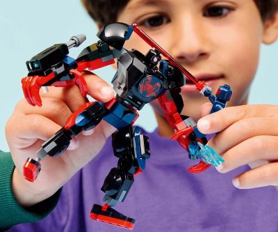 Конструктор Майлс Моралес с робот срещу Спайдърмен 2099 LEGO Marvel Super Heroes 76337 