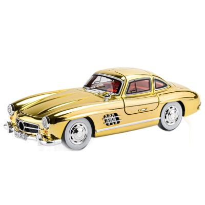 Метален автомобил Mercedes Benz 300SL 1/24 златист