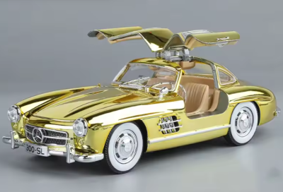 Метален автомобил Mercedes Benz 300SL 1/24 златист