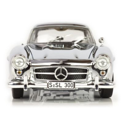 Метален автомобил Mercedes Benz 300SL 1/24 хром