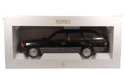 Колекционерска метална кола Mercedes Benz 300 D 1:18 NOREV 183960