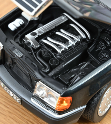 Колекционерска метална кола Mercedes Benz 300 D 1:18 NOREV 183960