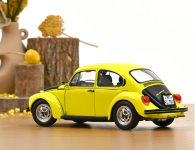 Колекционерска метална кола Volkswagen 1303 1:18 NOREV 188536