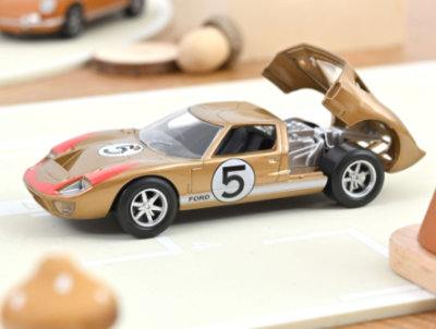 Металeн автомобил Ford GT40 1/43 Norev 270578