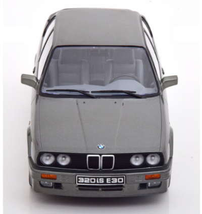 Колекционерска метална кола BMW 320iS 1:18 KK Scale 180881
