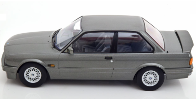 Колекционерска метална кола BMW 320iS 1:18 KK Scale 180881