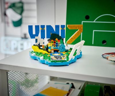 Конструктор Вини Джуниър футболни акценти LEGO Editions 43027