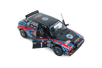 Метален автомобил Lancia Delta HF Integrale #1 1:18 Solido 1807809