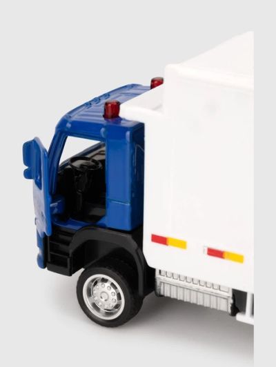 Метален камион Volvo хладилен MSZ 1:72