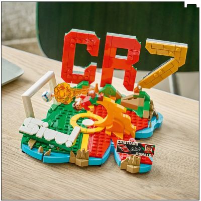 Конструктор Кристиано Роналдо футболни акценти LEGO Editions 43012 
