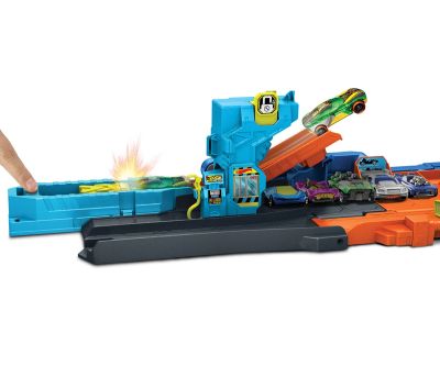 Писта Гараж с каскада Hot Wheels City Mattel JHL94