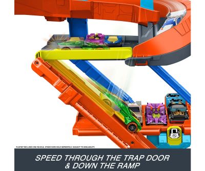 Писта Гараж с каскада Hot Wheels City Mattel JHL94