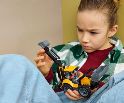 Конструктор багер товарач със задна лопата LEGO City 60480 