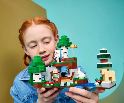 Конструктор Първото нощно приключение LEGO Minecraft 21593 