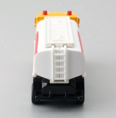 Метален камион Volvo Цистерна MSZ 1:72