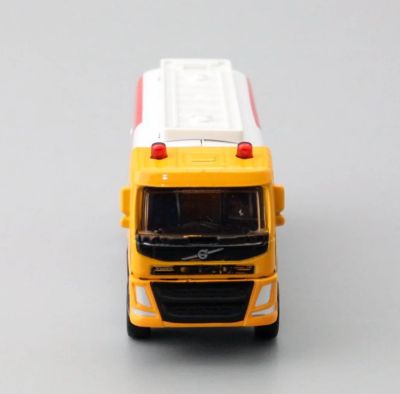 Метален камион Volvo Цистерна MSZ 1:72