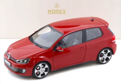 Колекционерска метална кола Volkswagen Golf GTI 1:18 NOREV 188504